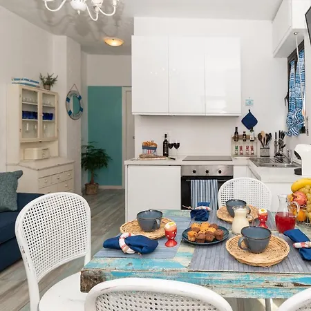Delizioso Apt In Centro Su 2 Livelli Vicino Pineta Viareggio