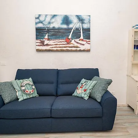 Delizioso Apt In Centro Su 2 Livelli Vicino Pineta